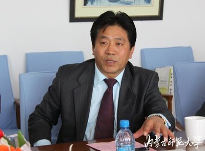 新加坡國立教育學院院長李盛光一行訪問我校